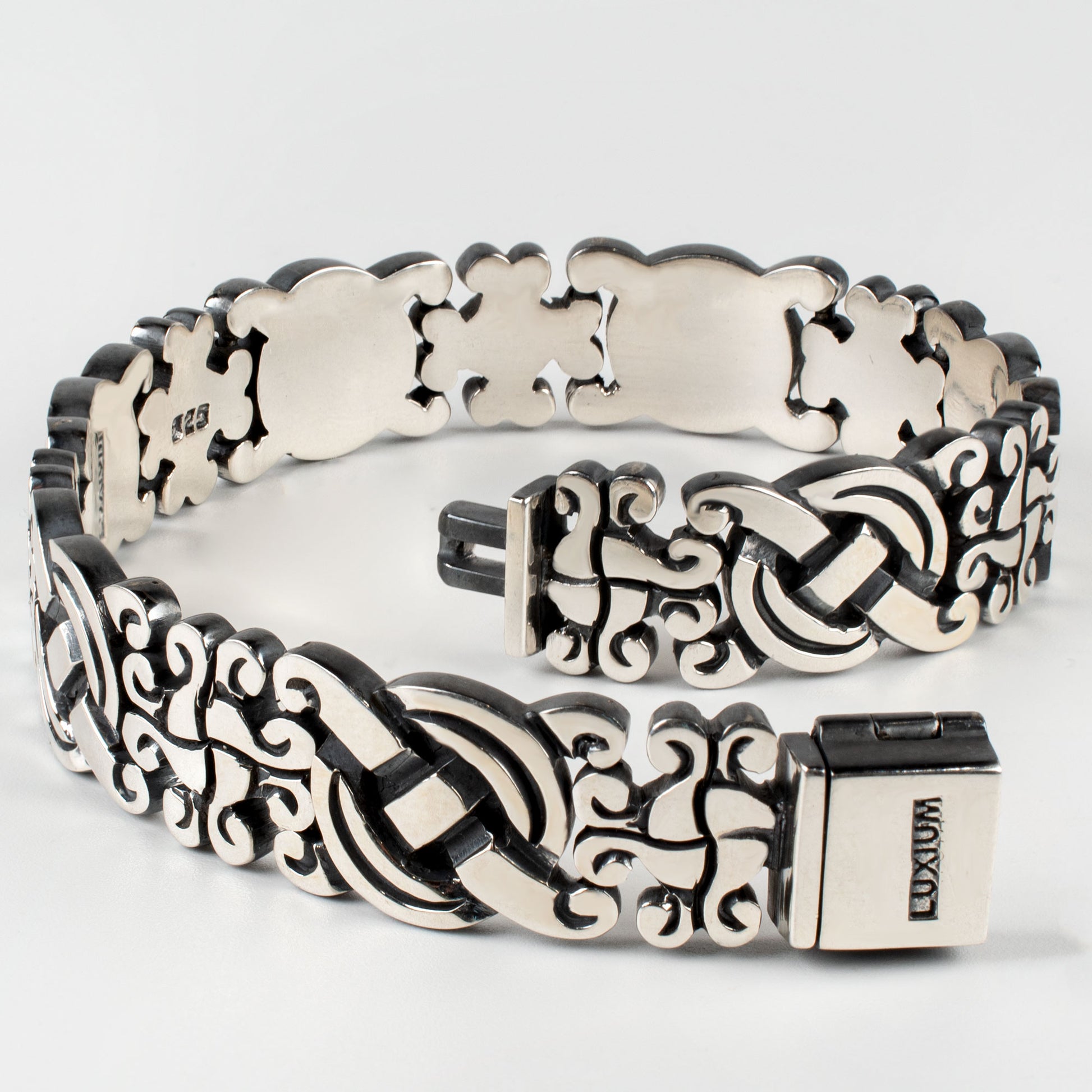 LUXIUM-Silver-Maya-Bracelet-03